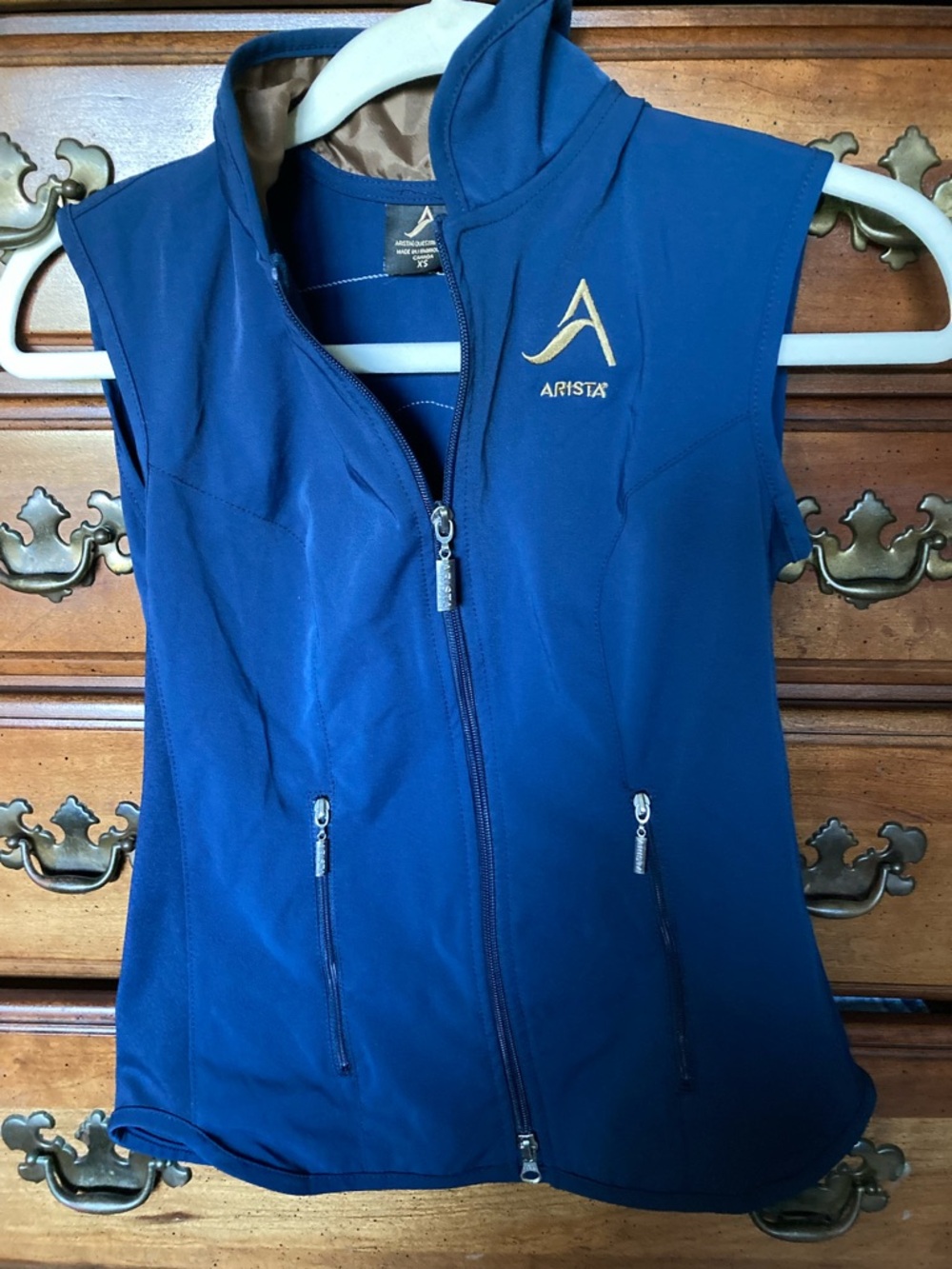 Arista Lightweight Vest with Jumper Horse